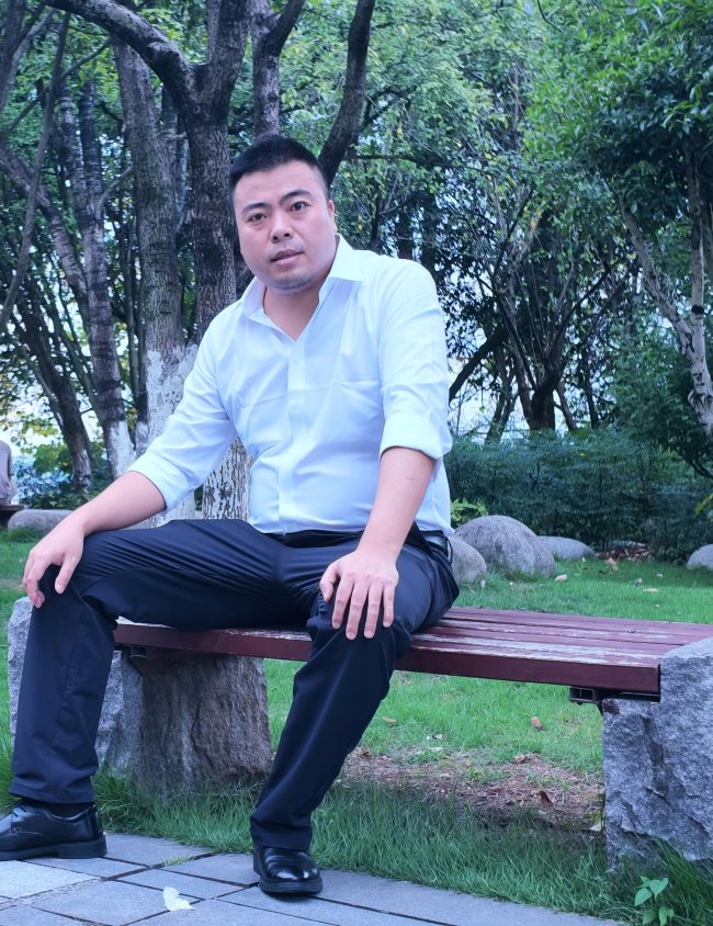 ɽ��׳����